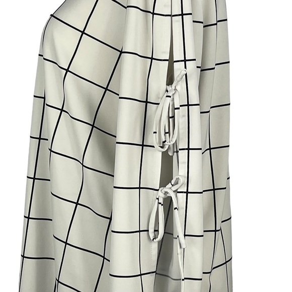 ANN TAYLOR FACTORY BLOCK COLOR PEAK A BOO ARMS WITH TIE SLEEVE DETAIL BLOUSE‎ - Picture 5 of 10